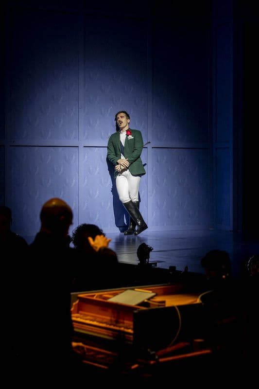 Douglas Kelly as Corindo