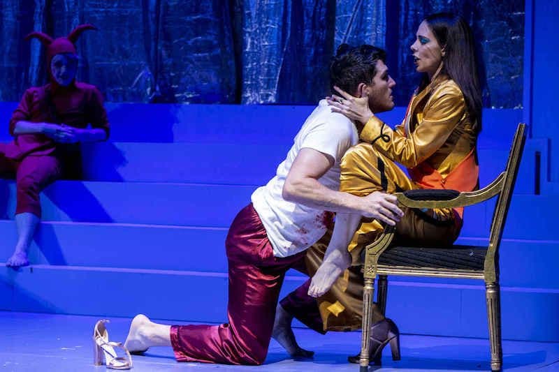 Jonathan Abernethy as Alidoro, Anna Dowsley as Orontea, with Ryan Smith as Amore