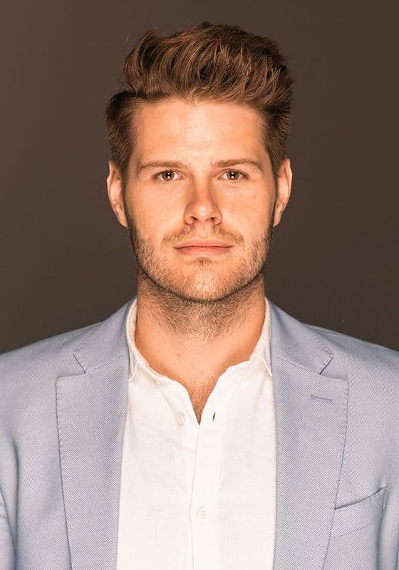 Sebastian Maclaine tenor