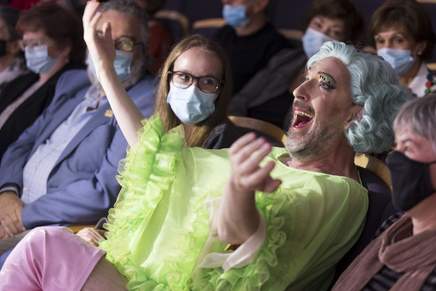 Kanen Breen as Platée with audience