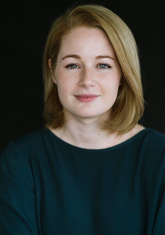 Caroline Hopson is a freelance violinist based in Sydney