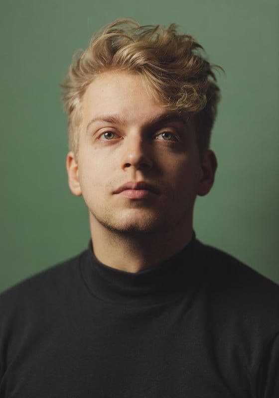 Hugh Cutting headshot