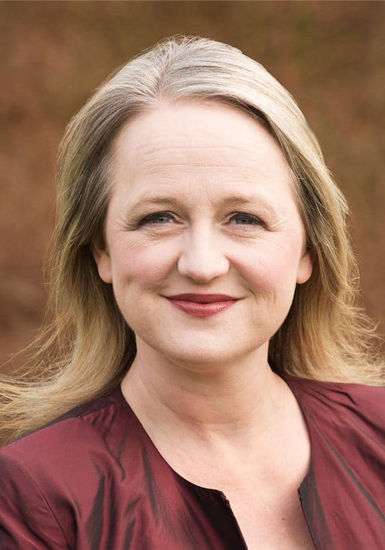 Miriam Allan headshot